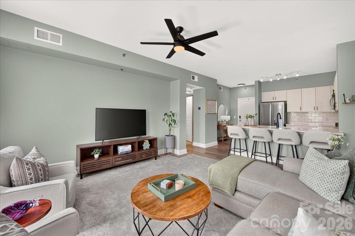 Condominium at 1315 East Boulevard, Charlotte, photo 16 of 23