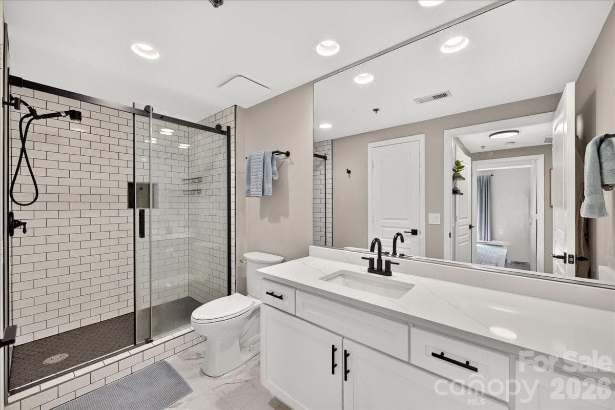 Condominium at 1315 East Boulevard, Charlotte, photo 20 of 23