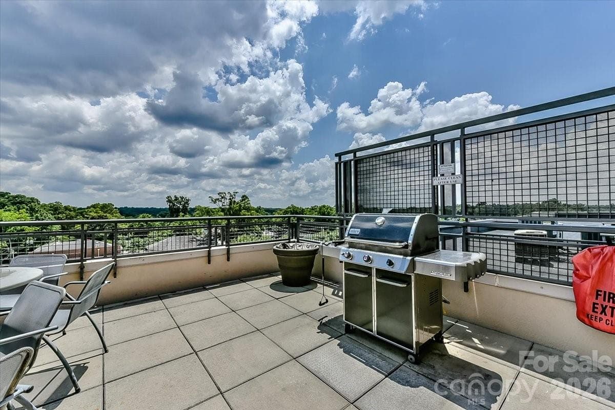 Condominium at 1315 East Boulevard, Charlotte, photo 23 of 23