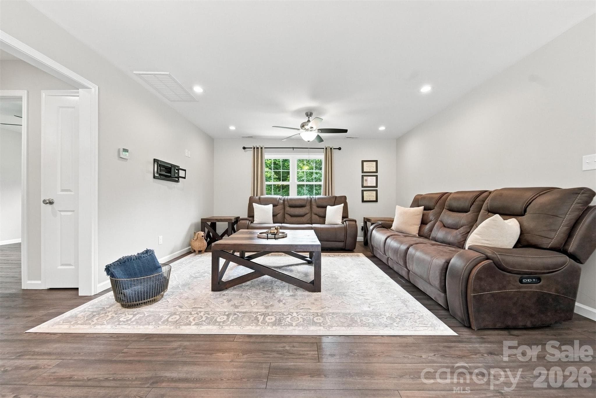 Single Family Residence at 2953 2nd Street Court NW, Hickory, photo 5 of 31