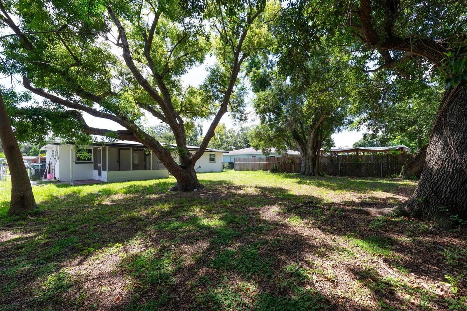 Single Family Residence at 1516 COUNTRY LN W, CLEARWATER, photo 14 of 19