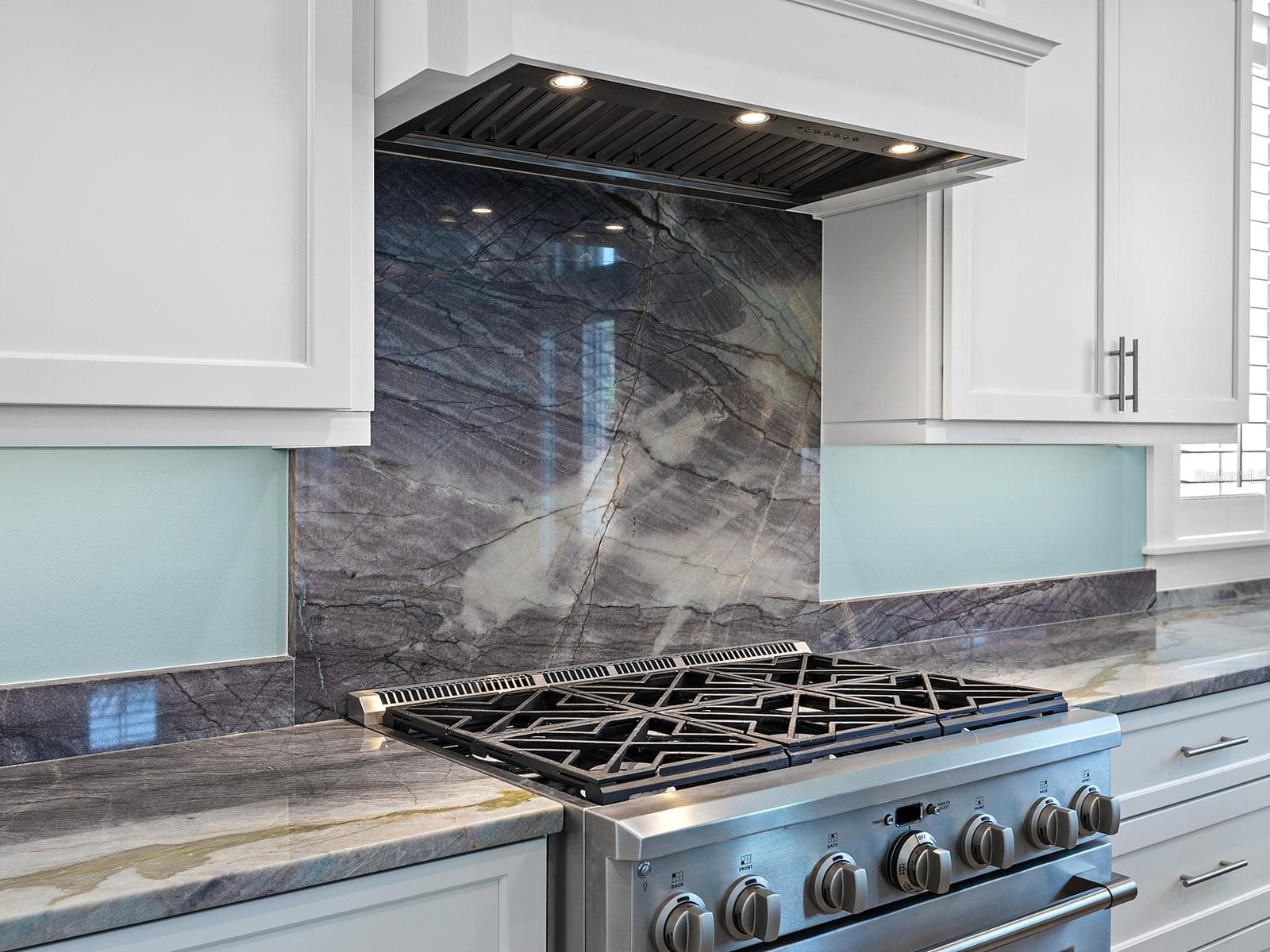 Monogram 6-burner gas rangetop - 4024 11TH STREET CT W, PALMETTO