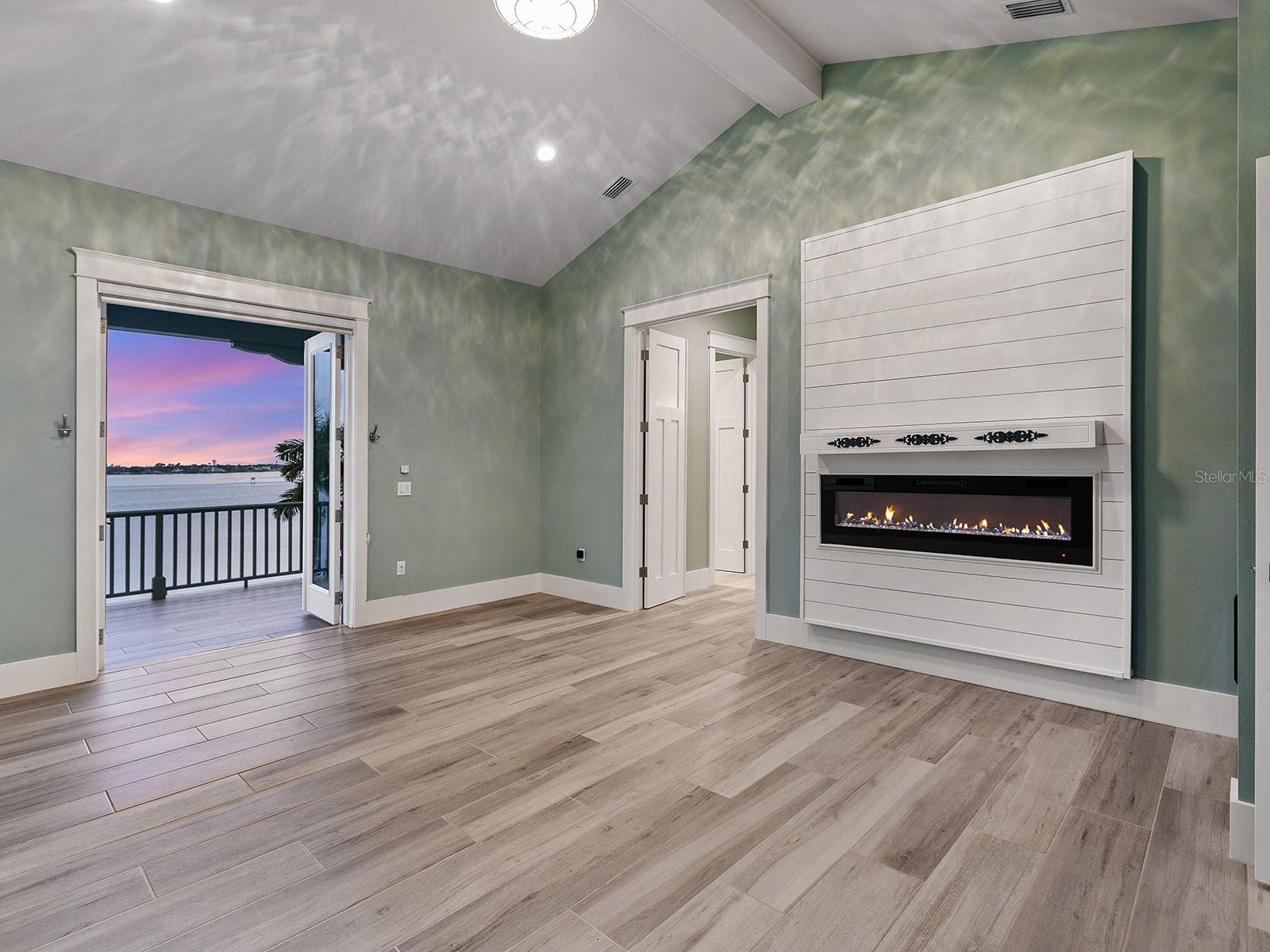 Picture-perfect Gulf sunsets from your bedroom - 4024 11TH STREET CT W, PALMETTO