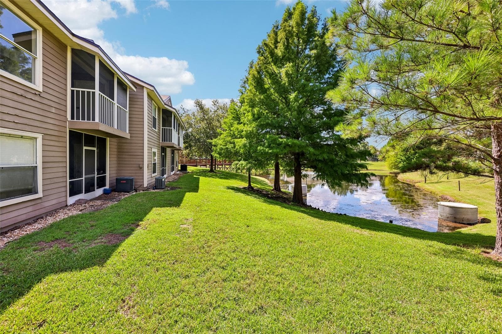 Pond Views. - 124 RESERVE CIR #100, OVIEDO