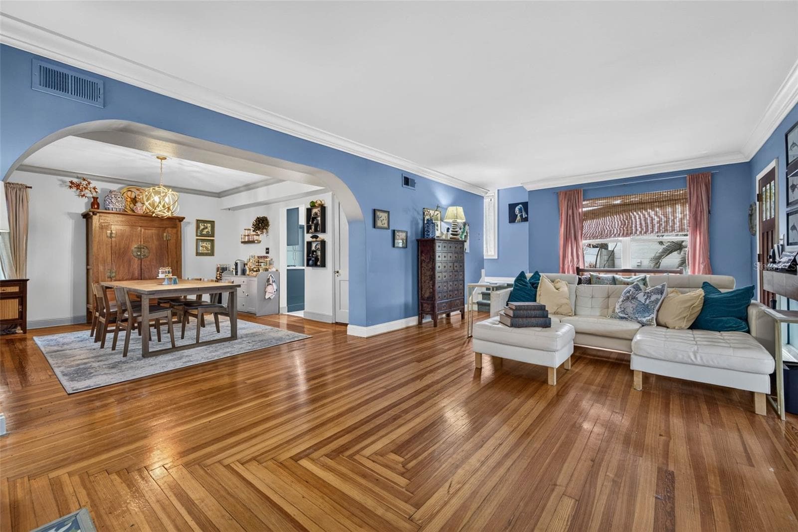 Single Family Residence at 736 30TH AVE N, ST PETERSBURG, photo 3 of 42