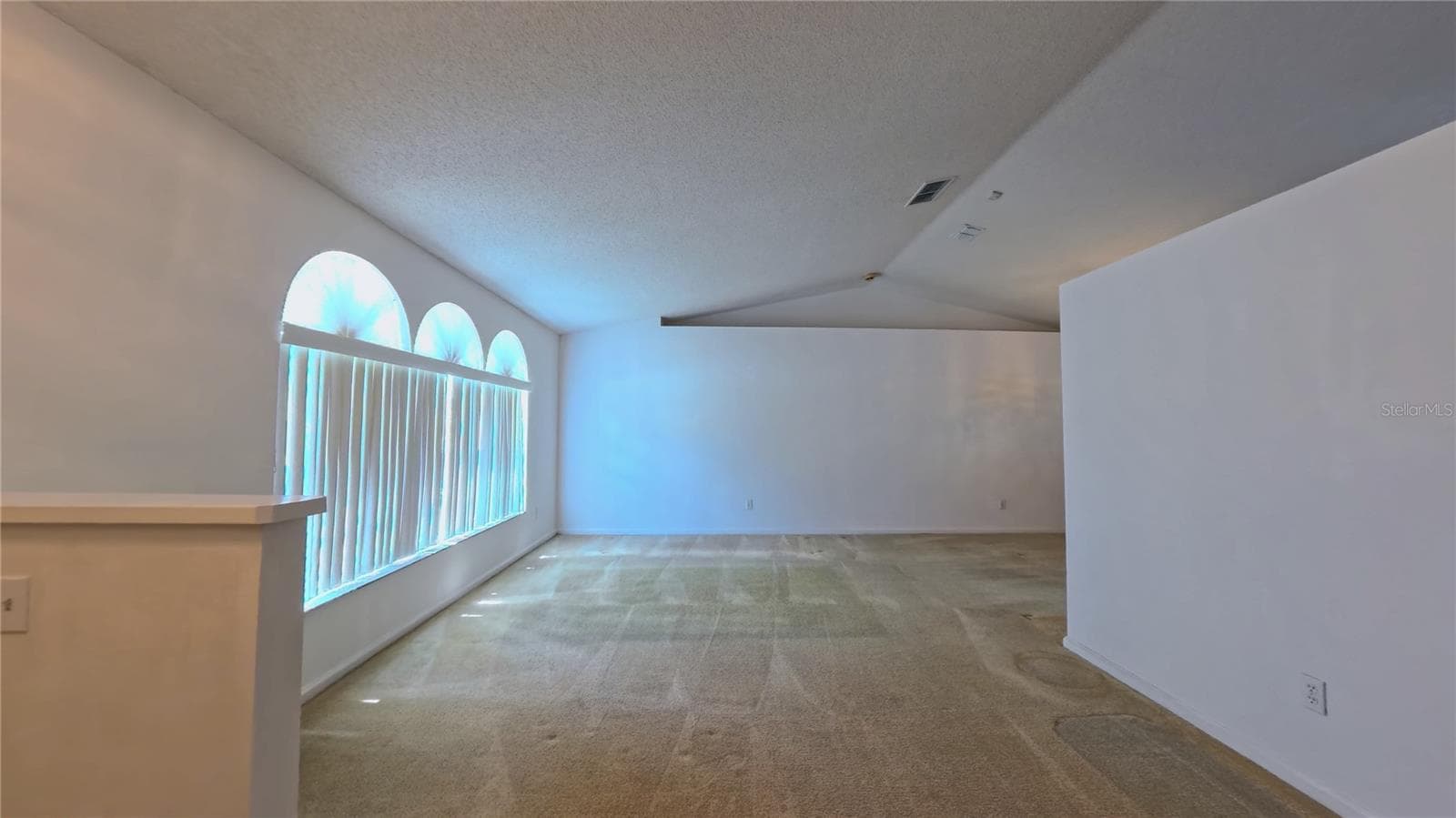 Single Family Residence at 566 OAK BRANCH CIR, KISSIMMEE, photo 3 of 27