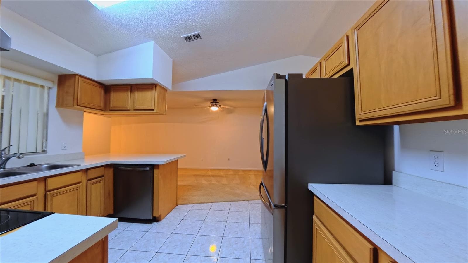 Single Family Residence at 566 OAK BRANCH CIR, KISSIMMEE, photo 5 of 27