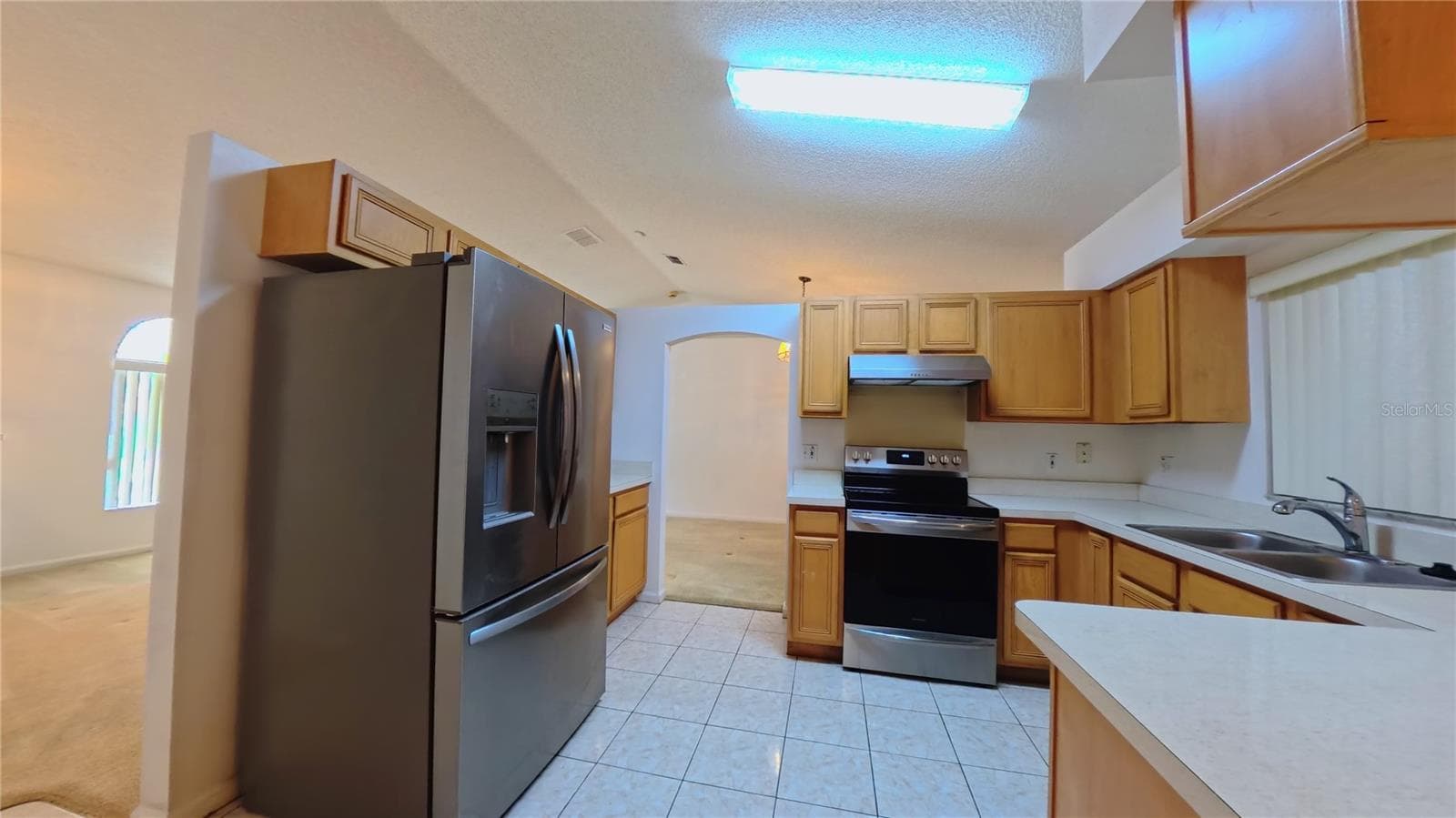 Single Family Residence at 566 OAK BRANCH CIR, KISSIMMEE, photo 6 of 27