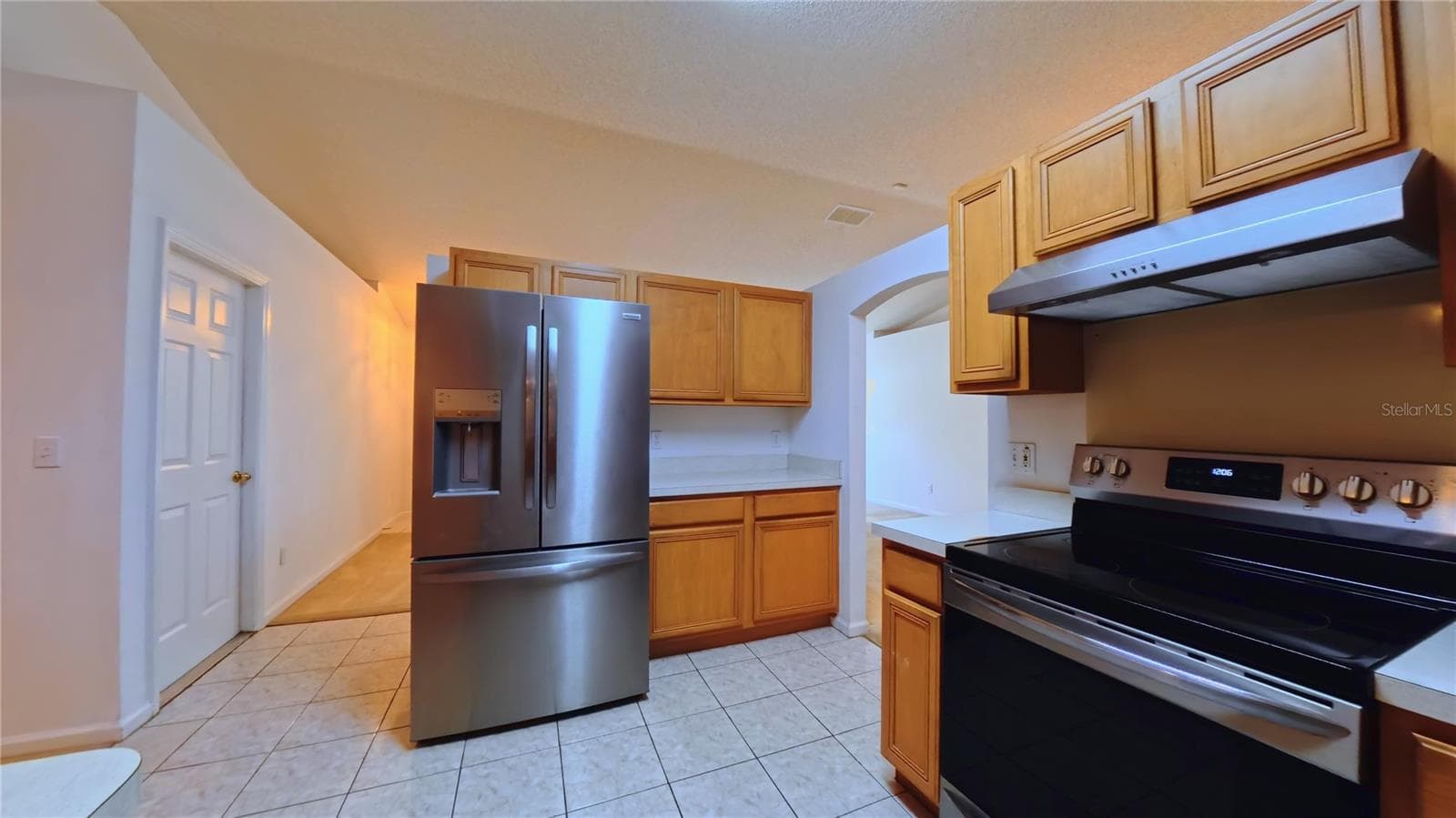 Single Family Residence at 566 OAK BRANCH CIR, KISSIMMEE, photo 7 of 27