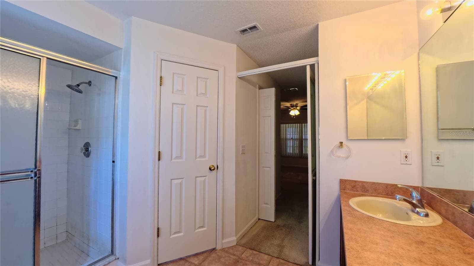Single Family Residence at 566 OAK BRANCH CIR, KISSIMMEE, photo 13 of 27