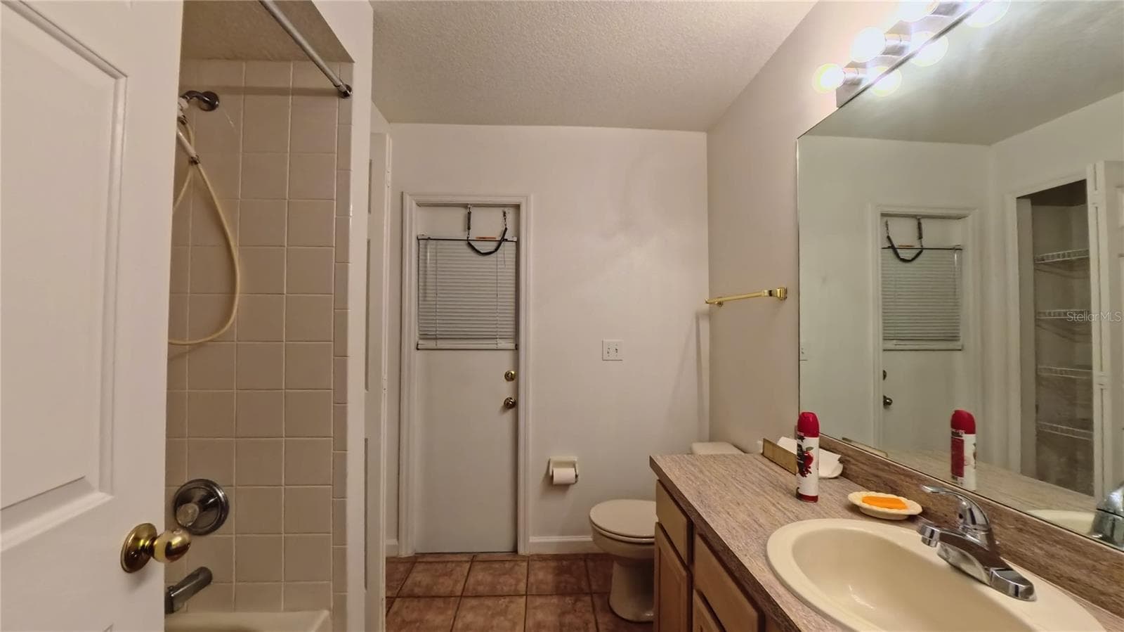 Single Family Residence at 566 OAK BRANCH CIR, KISSIMMEE, photo 17 of 27
