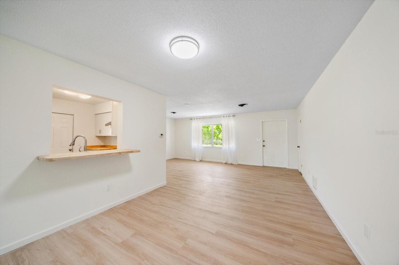 Single Family Residence at 987 QUEEN RD, VENICE, photo 12 of 36