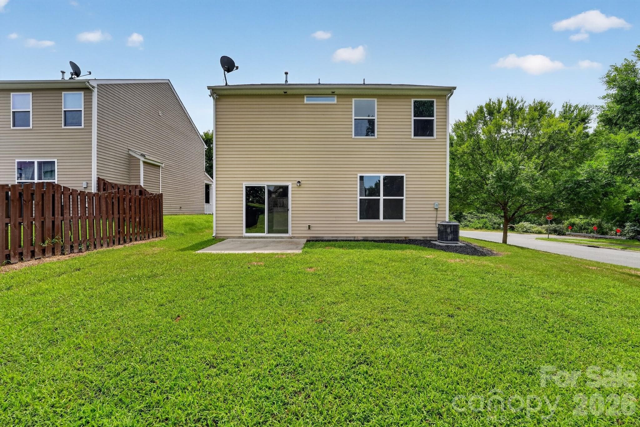 Single Family Residence at 2003 Verde Creek Road, Charlotte, photo 23 of 24
