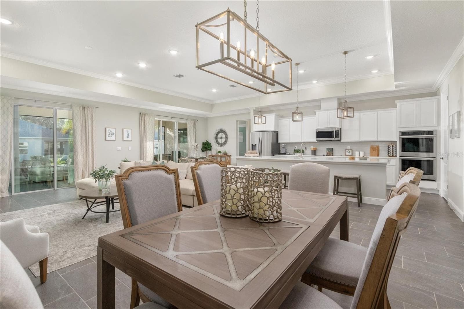 Single Family Residence at 2214 ELEGANT MANOR CIR, EDGEWATER, photo 10 of 51
