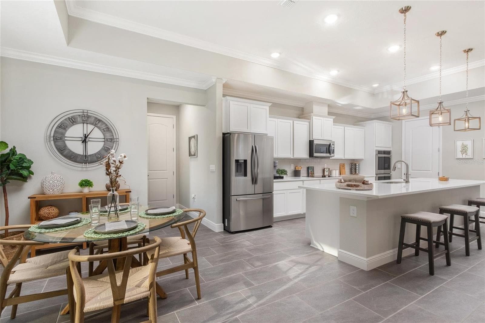 Single Family Residence at 2214 ELEGANT MANOR CIR, EDGEWATER, photo 11 of 51