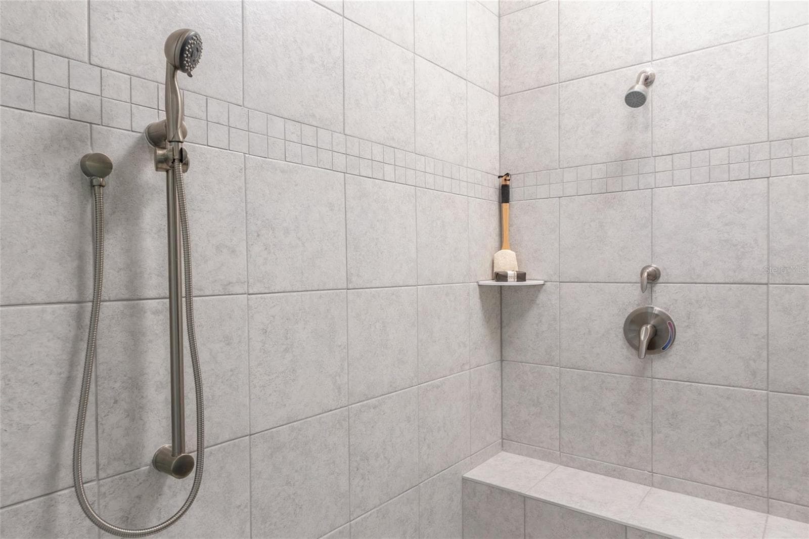 Single Family Residence at 2214 ELEGANT MANOR CIR, EDGEWATER, photo 20 of 51