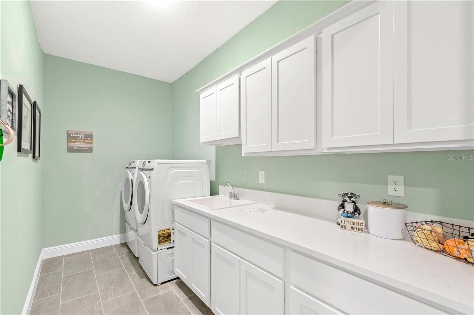 Single Family Residence at 2214 ELEGANT MANOR CIR, EDGEWATER, photo 29 of 51