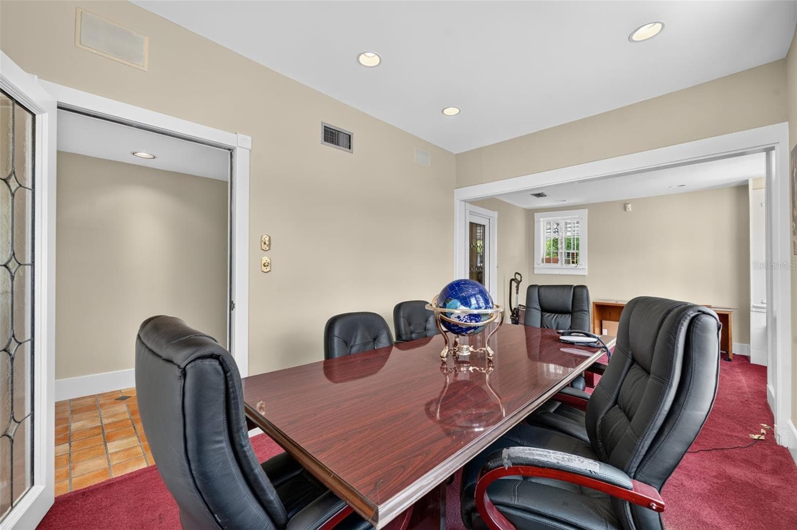 Conference room - 339 S RIDGEWOOD AVE, DAYTONA BEACH