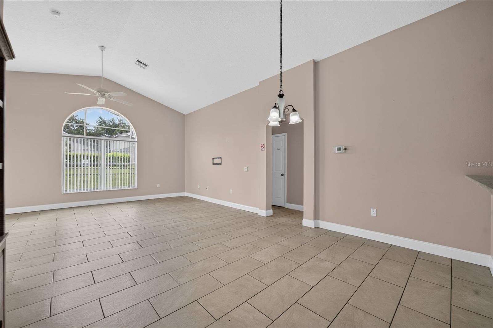 Single Family Residence at 124 LANCASTER DR, DAVENPORT, photo 16 of 53
