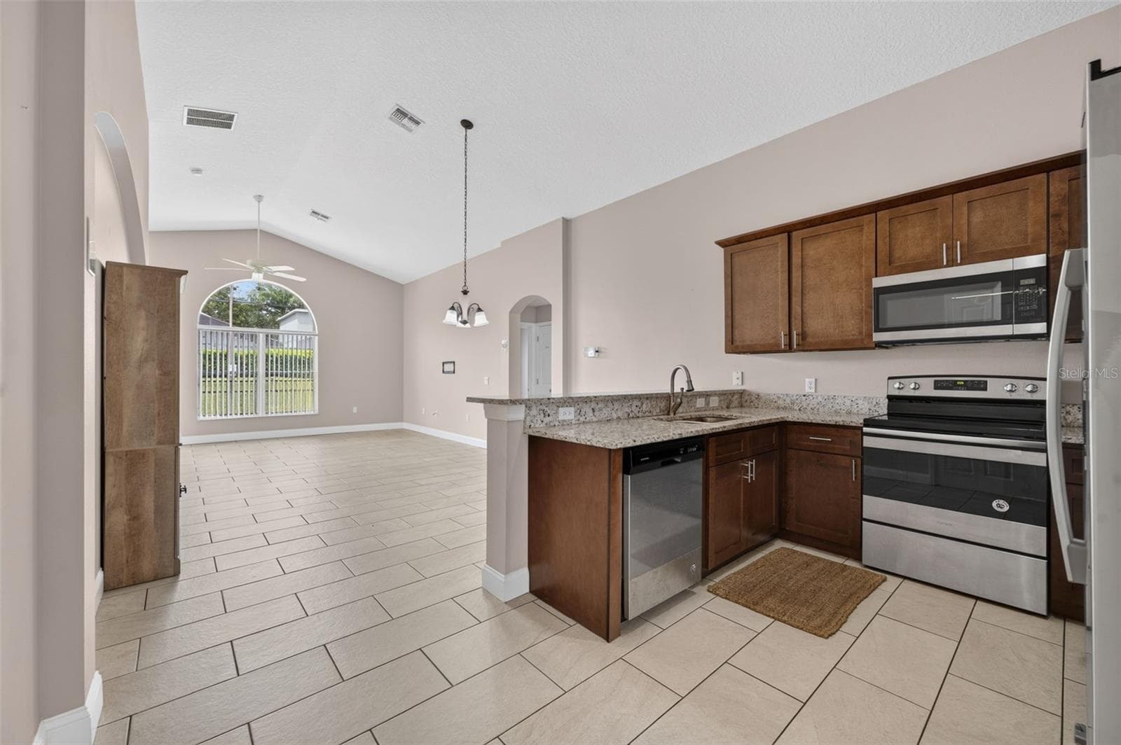 Single Family Residence at 124 LANCASTER DR, DAVENPORT, photo 11 of 53