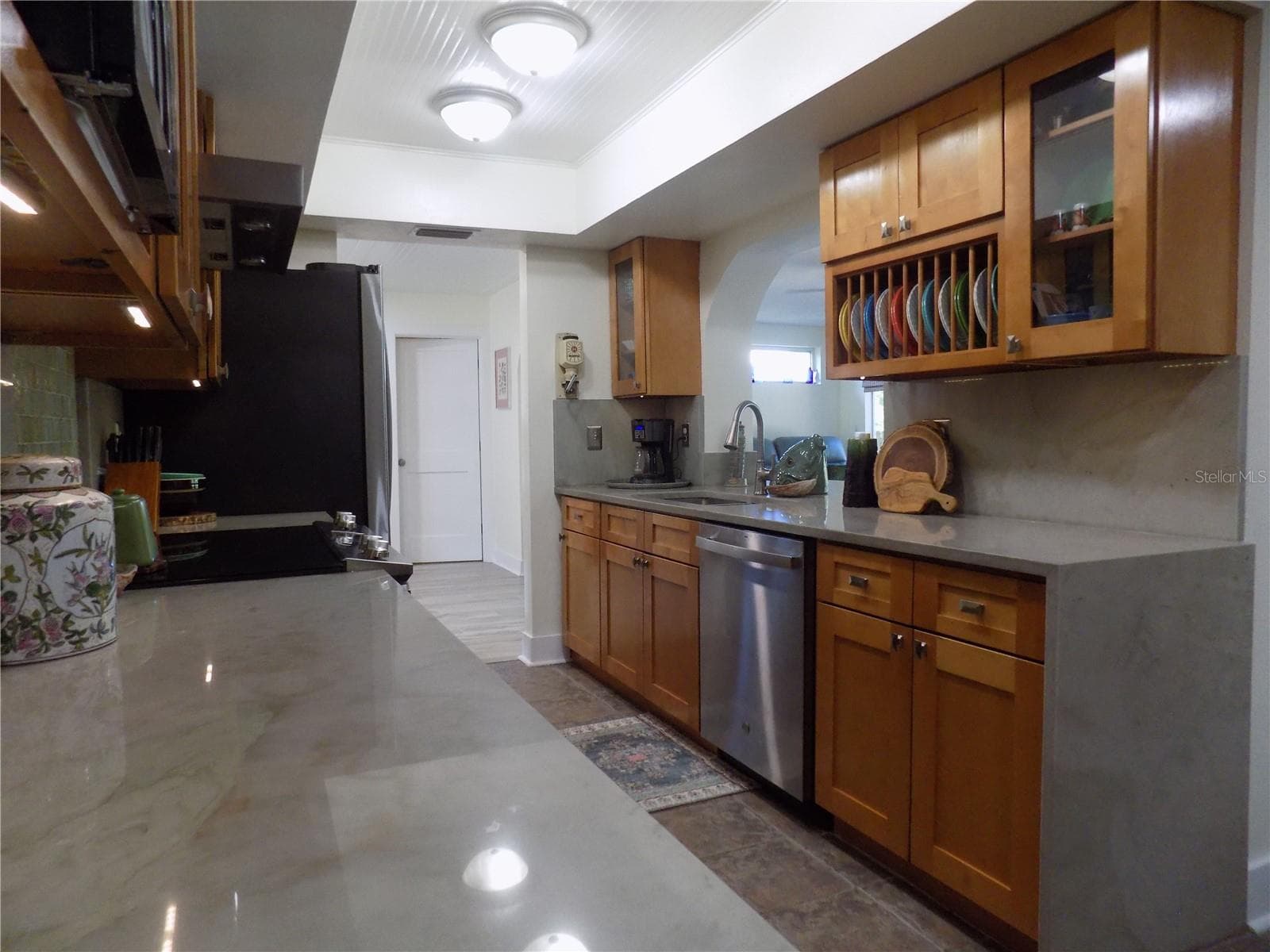 Updated lighting & Newer appliances - 1874 WATEROAK DR W, CLEARWATER