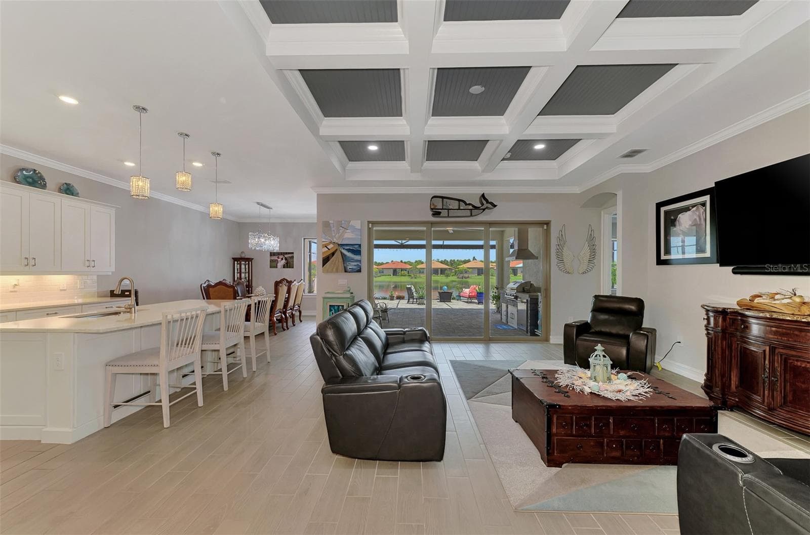 LIVING, KITCHEN AND DINING AREA. - 292 VILLORESI BLVD, NORTH VENICE