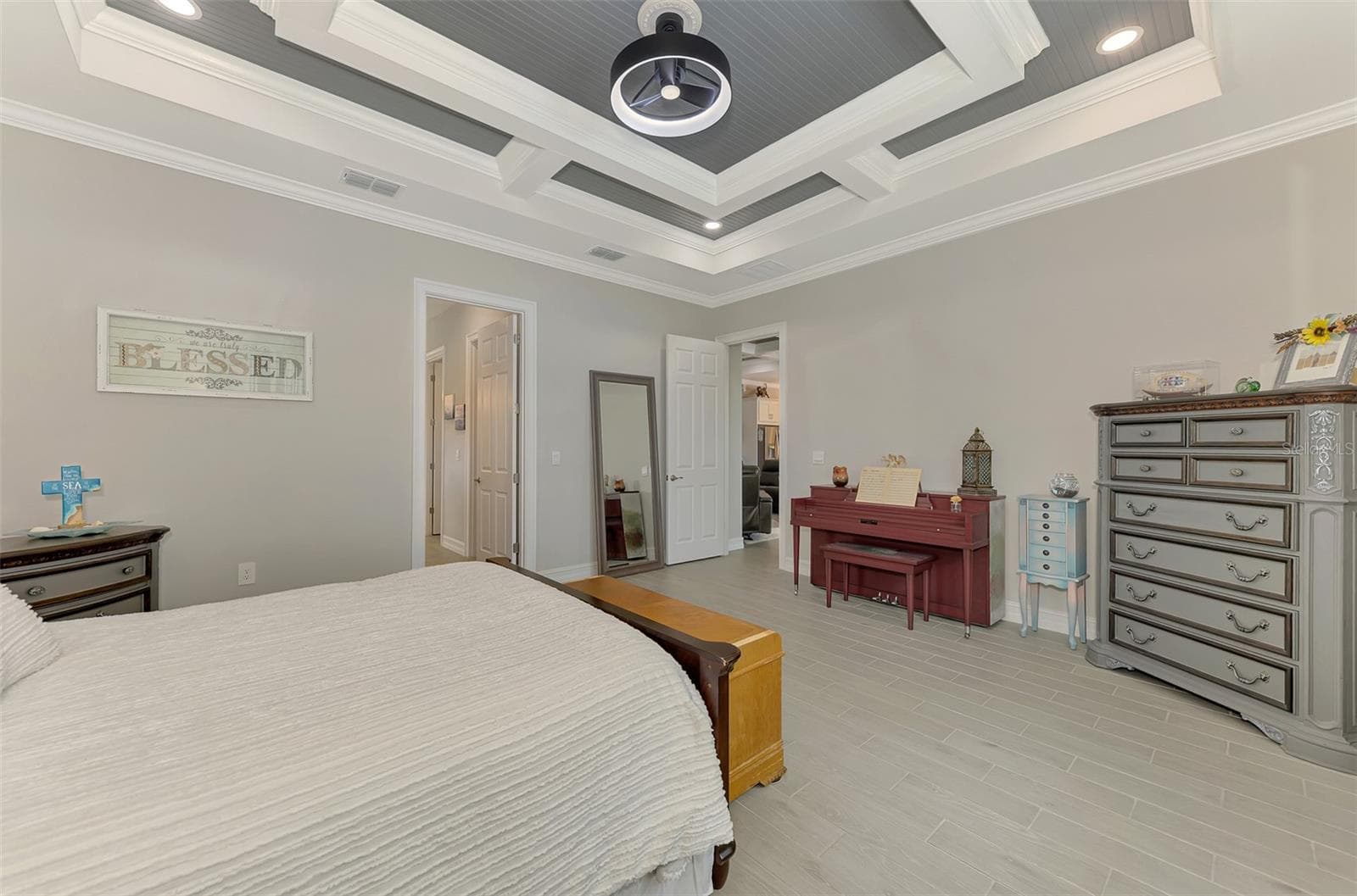 COFFERED CIELING - 292 VILLORESI BLVD, NORTH VENICE