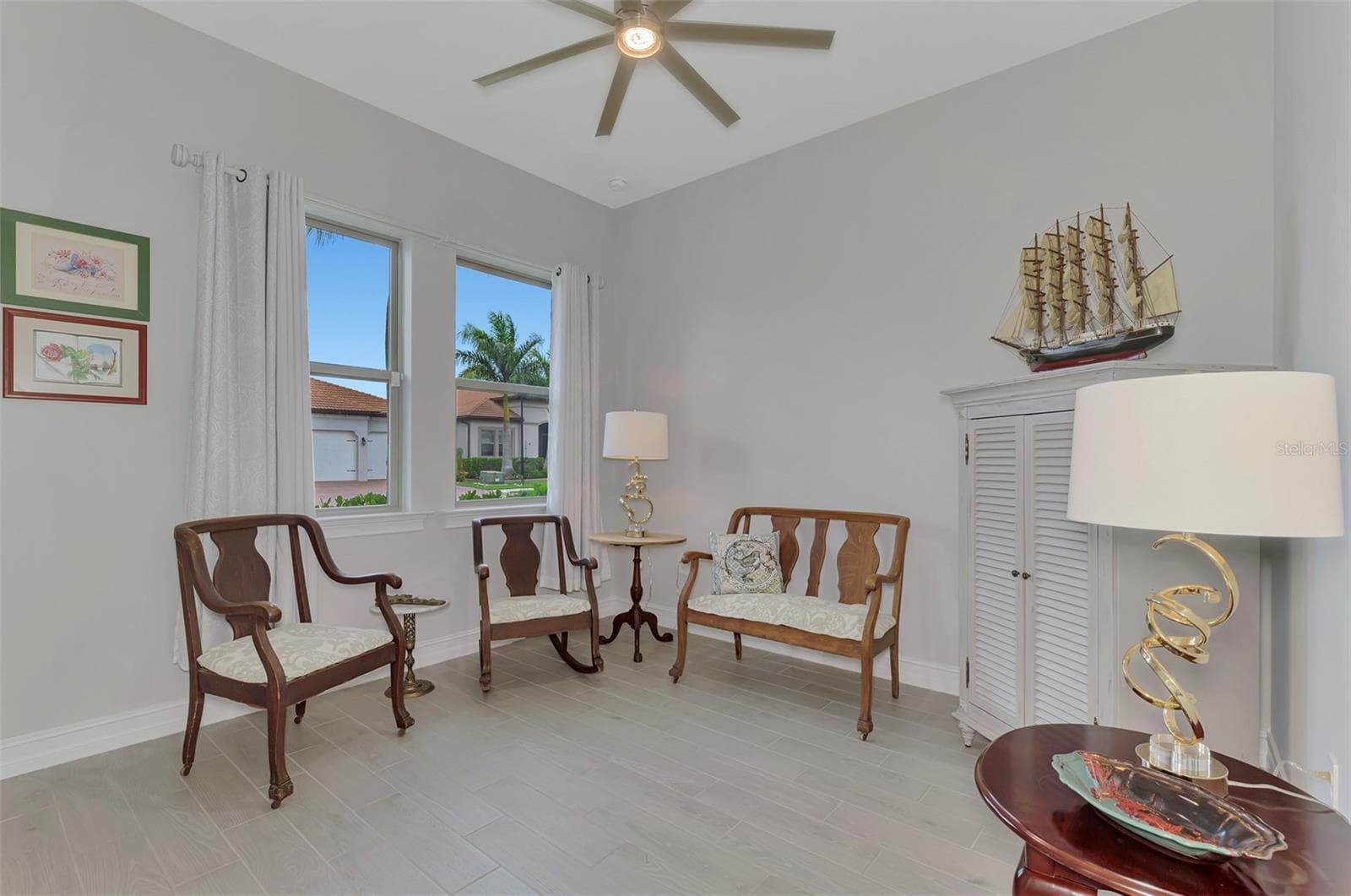 SITTING AREA TODAY 3RD BEDROOM TOMORROW - 292 VILLORESI BLVD, NORTH VENICE