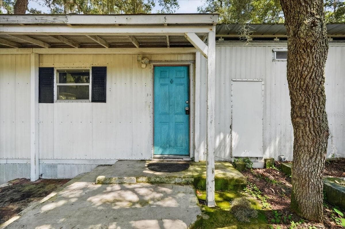 Manufactured Home at 12489 SW 45TH TER, WEBSTER, photo 4 of 44