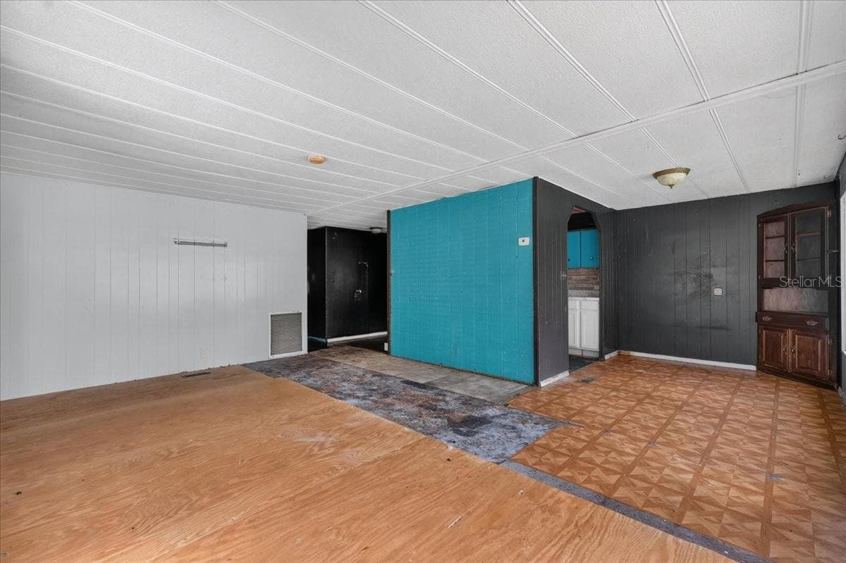 Manufactured Home at 12489 SW 45TH TER, WEBSTER, photo 11 of 44