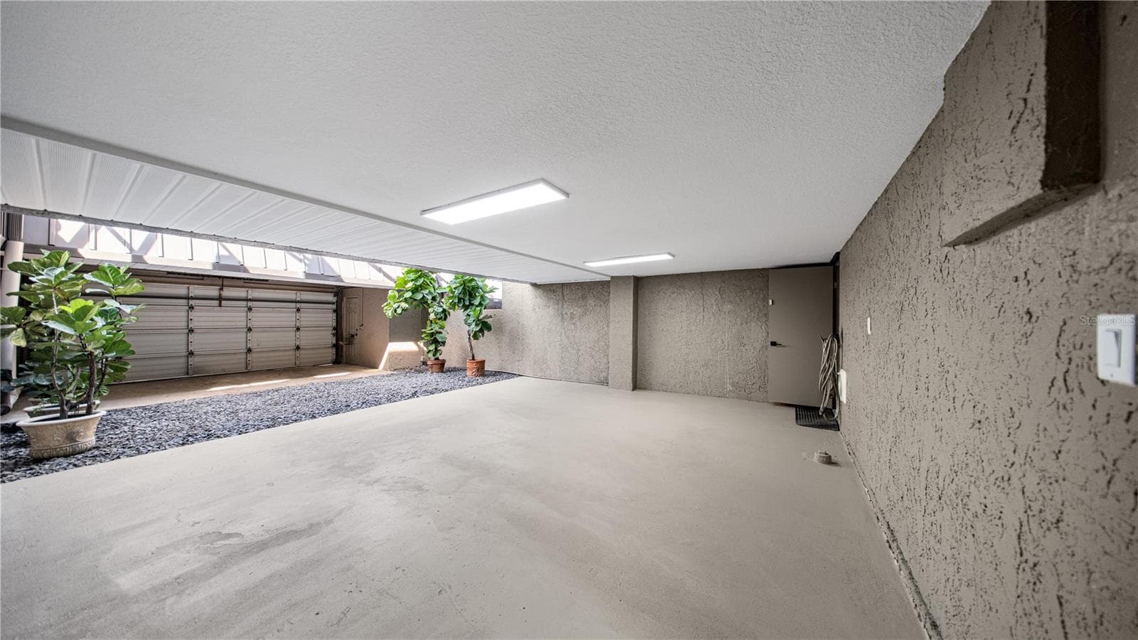 Space for entertainment ou extra rooms - 164 E DAVIS BLVD, TAMPA