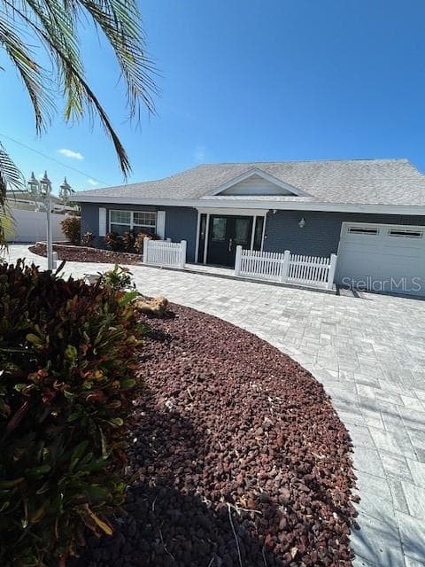 Front driveway - 9312 KINGSTON RD, BRADENTON