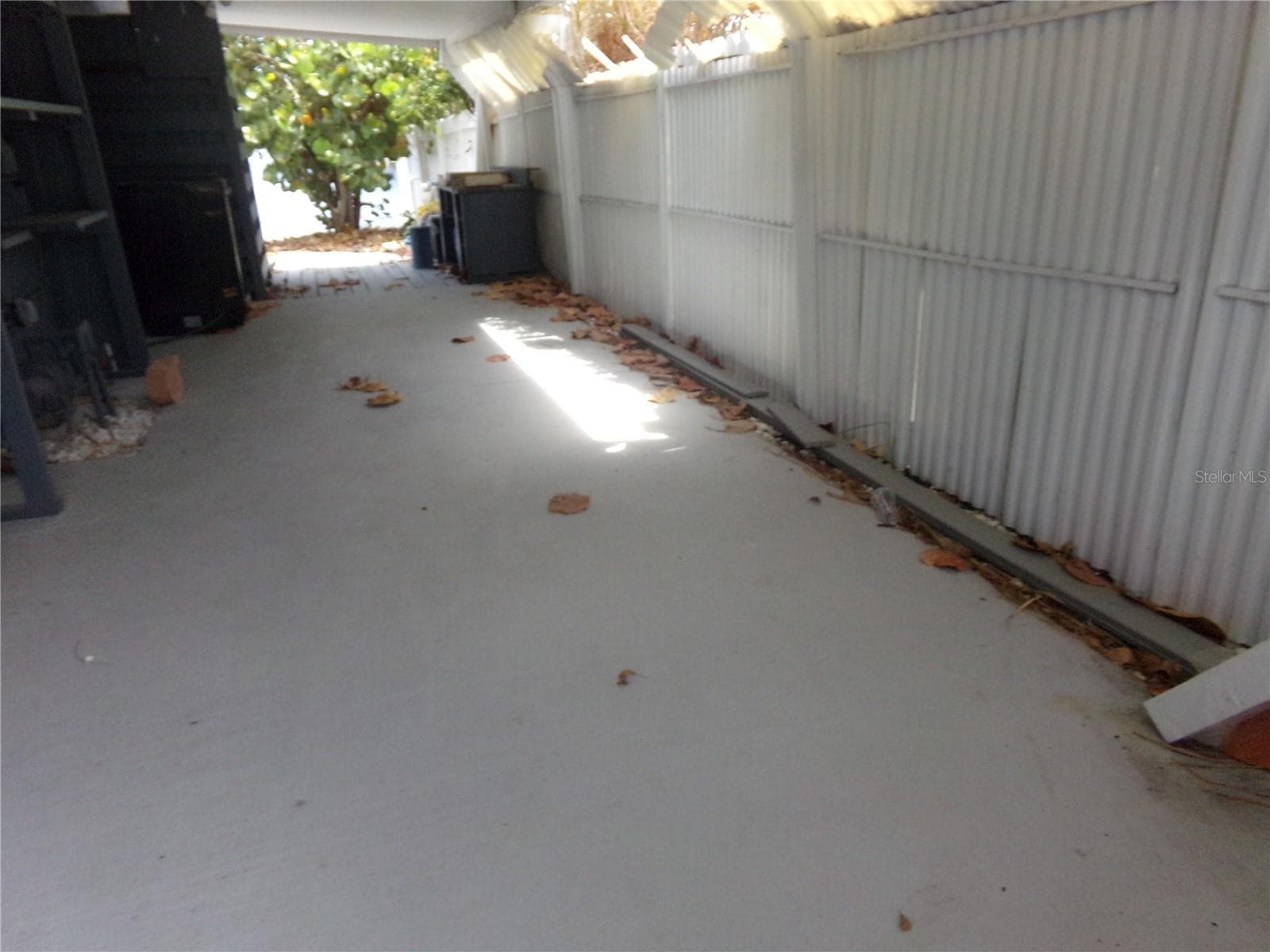 Carport right - 9312 KINGSTON RD, BRADENTON