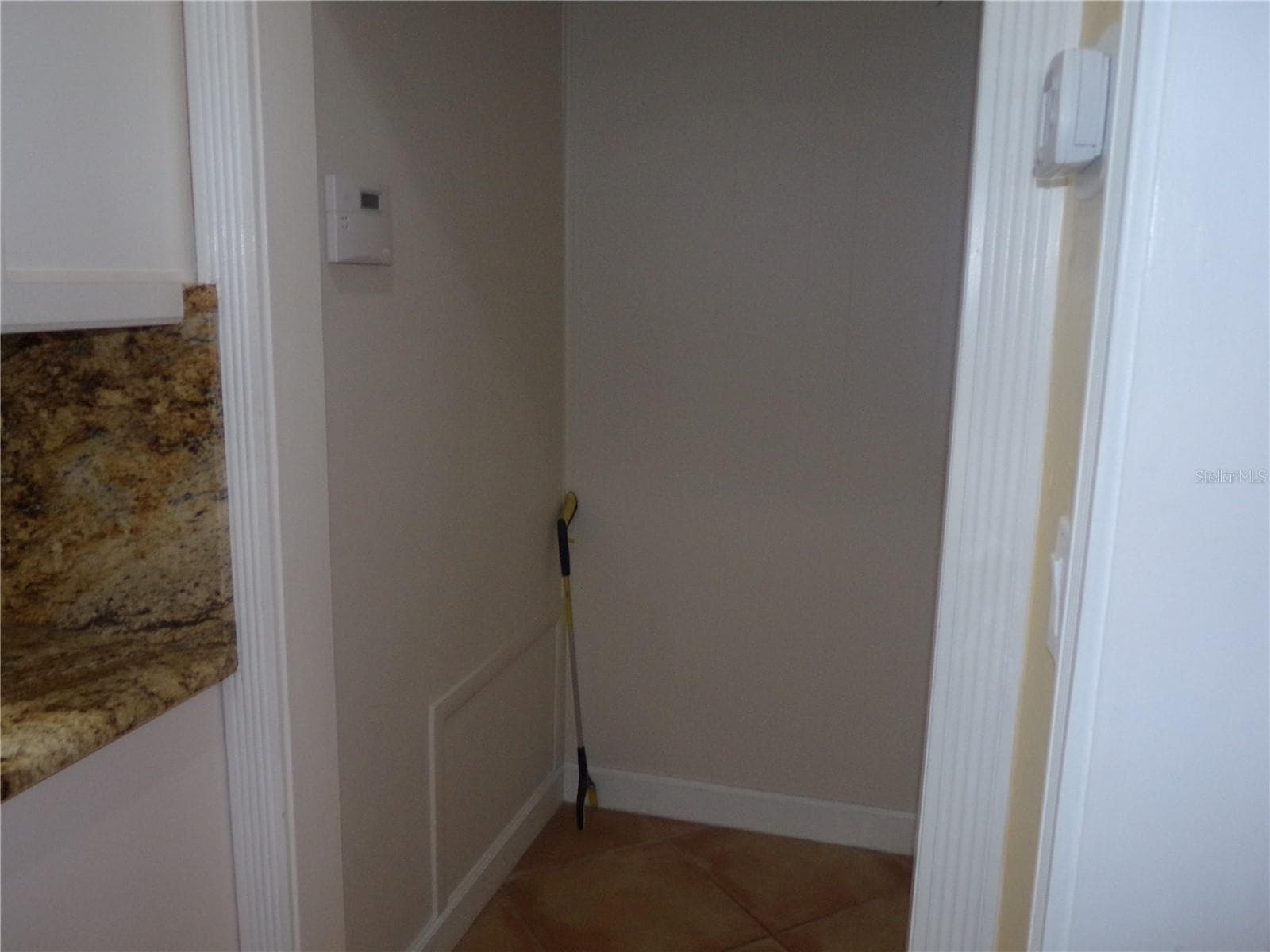 Hallway - 9312 KINGSTON RD, BRADENTON