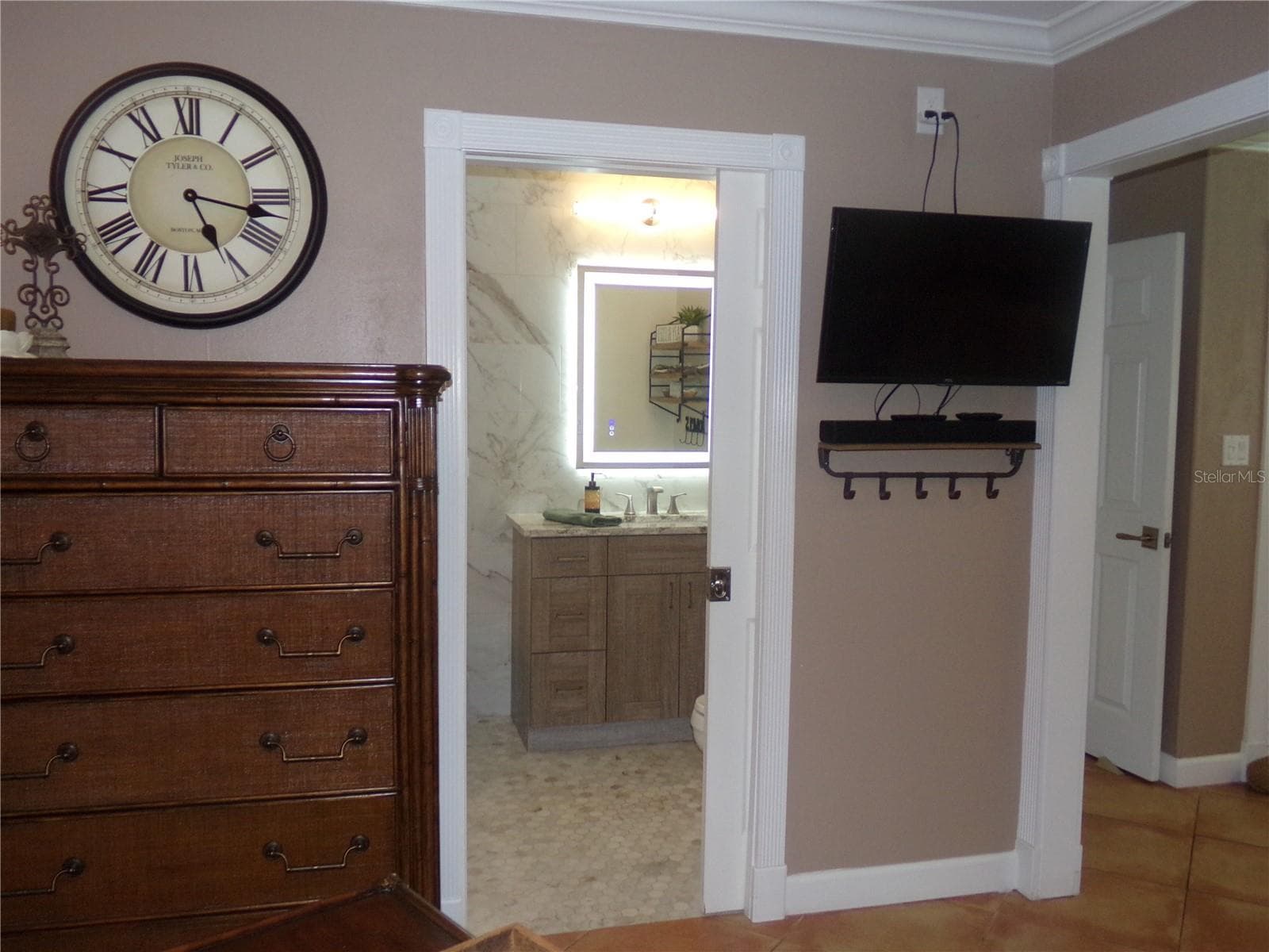 Master bedroom - 9312 KINGSTON RD, BRADENTON