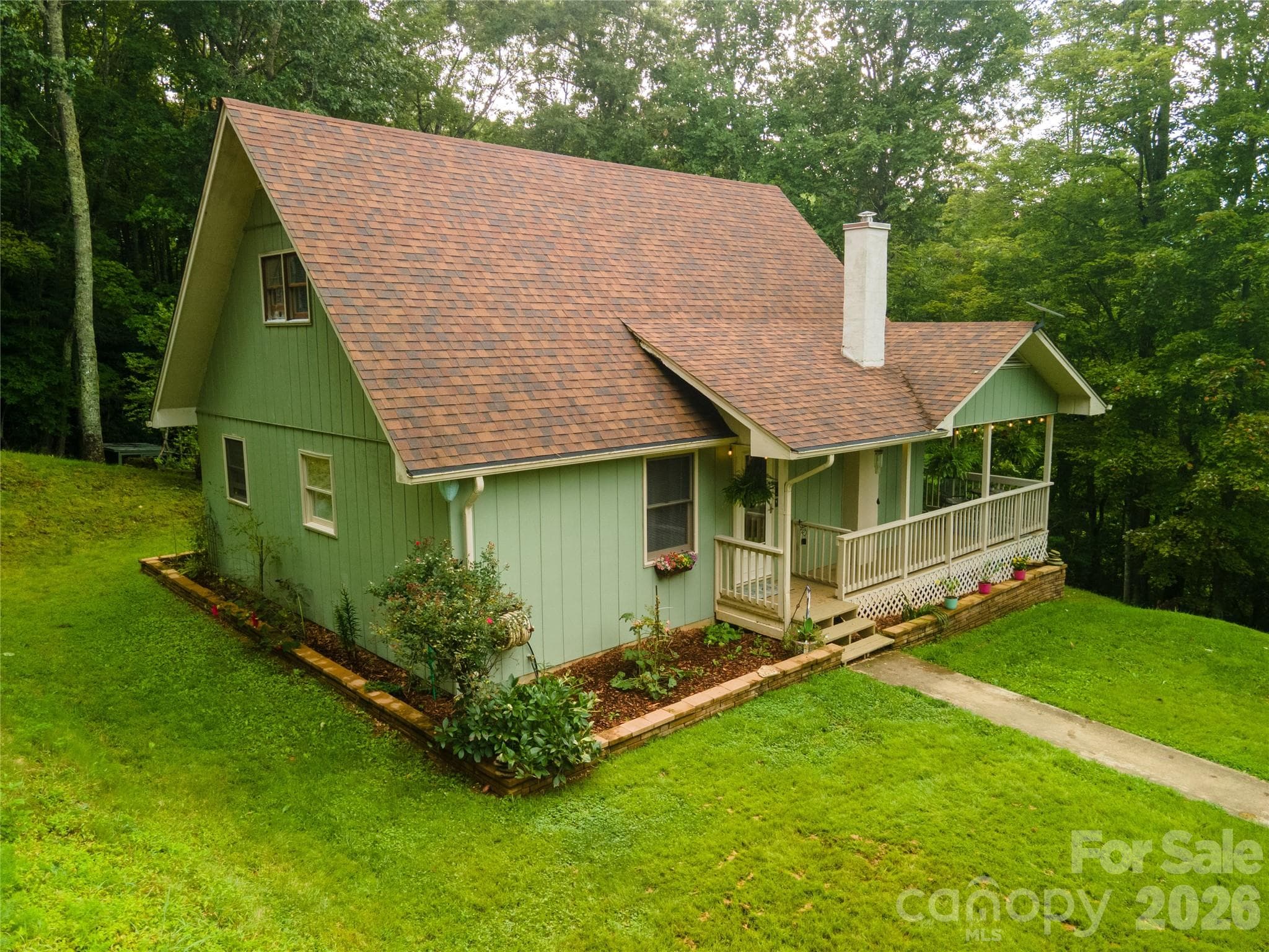 Lovely Private Lot! - 426 Meadowood Lane, Burnsville