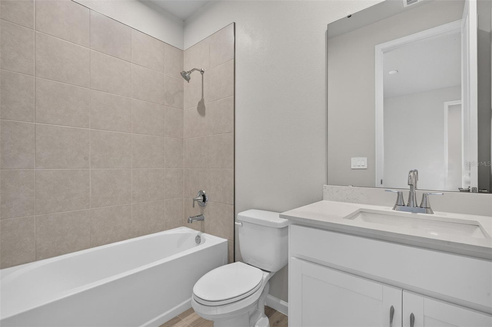 Bedroom 2 ensuite - 9553 NATURAL OAK PT, DADE CITY
