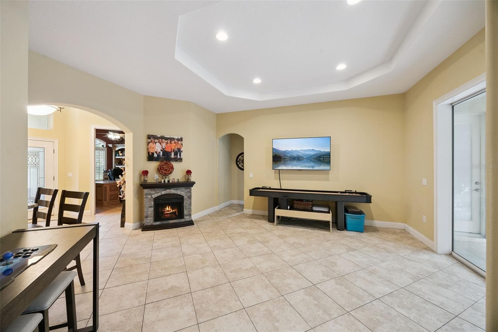 Additional living space provides room for entertaining, hobbies or everyday relaxation. - 30440 JUBILEE WAY, SORRENTO