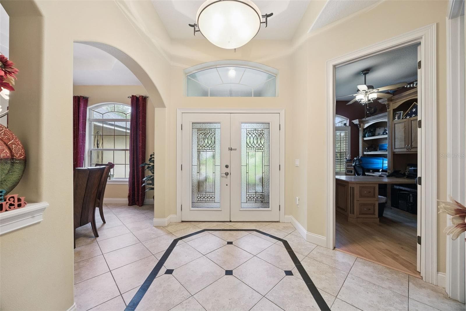 Bright foyer welcomes guests with double entry doors and an open view into the home. - 30440 JUBILEE WAY, SORRENTO