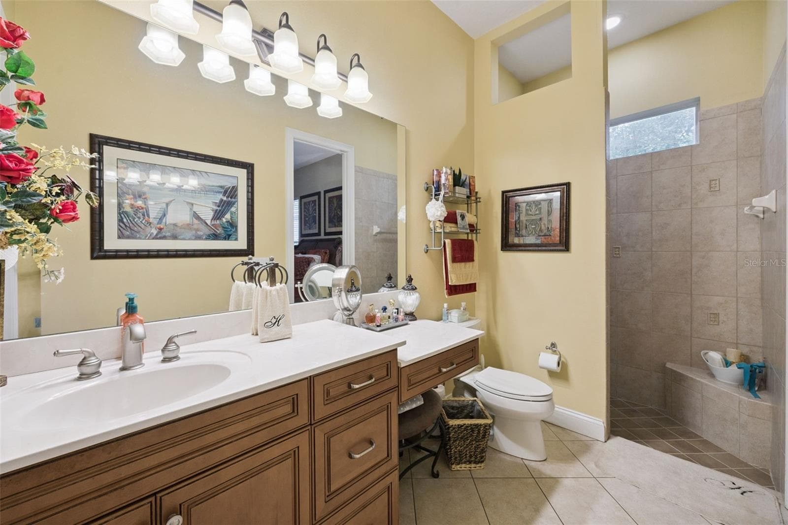 Full secondary bath with dual sinks and walk-in shower. - 30440 JUBILEE WAY, SORRENTO