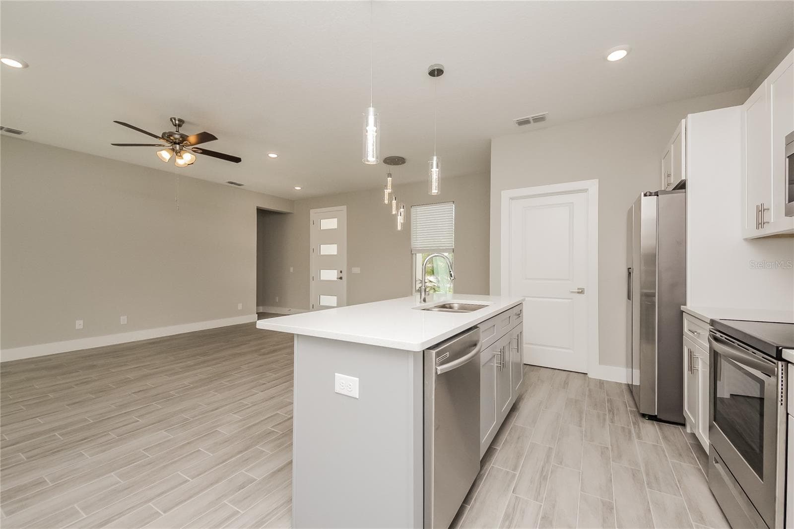 Single Family Residence at 363 ELDERBERRY CT, POINCIANA, photo 4 of 15