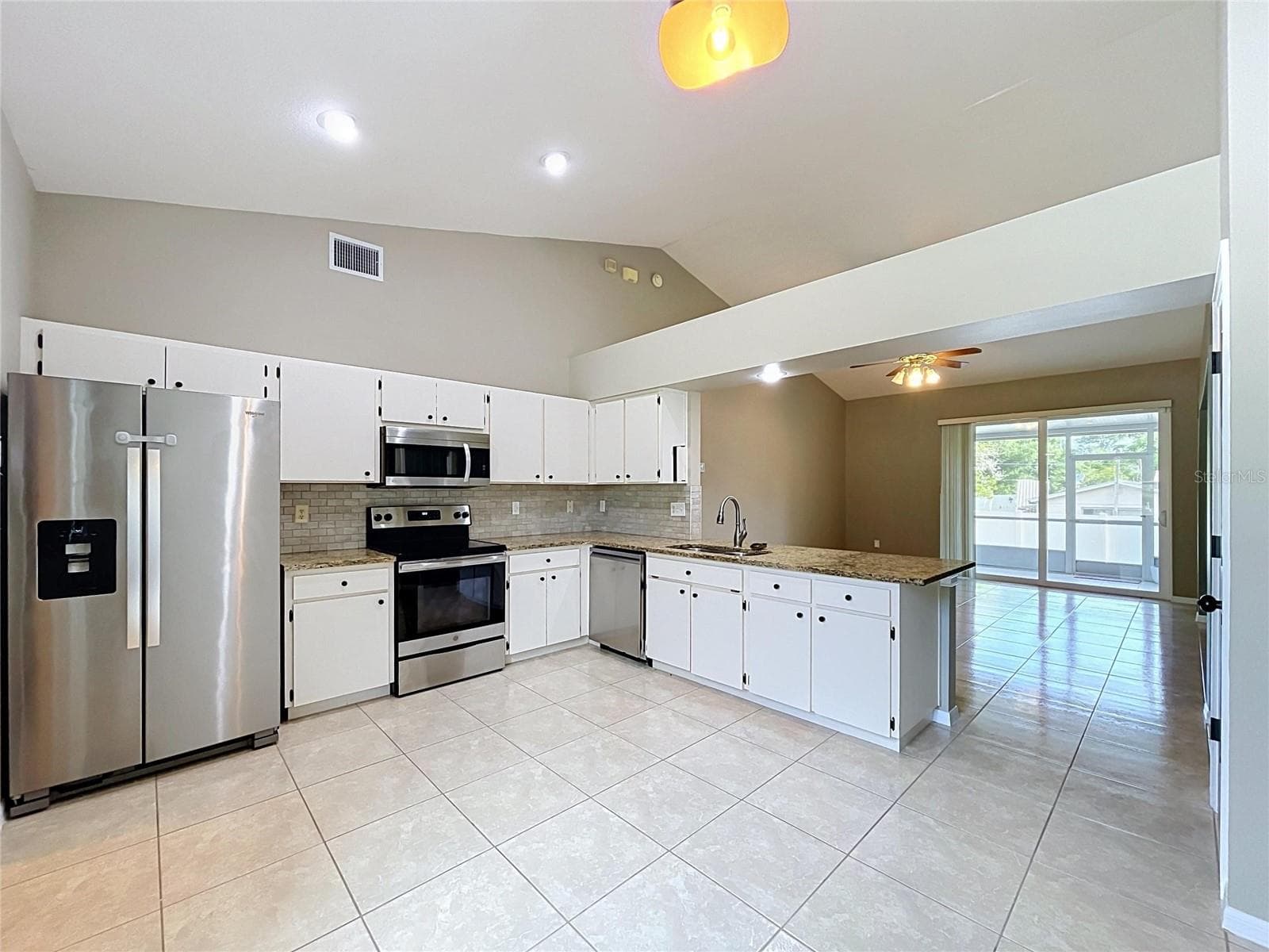 Kitchen - 4209 AMBER RIDGE LN, VALRICO