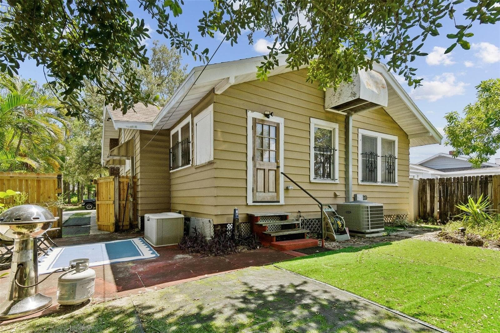 Single Family Residence at 2319 W NORTH B ST, TAMPA, photo 24 of 25