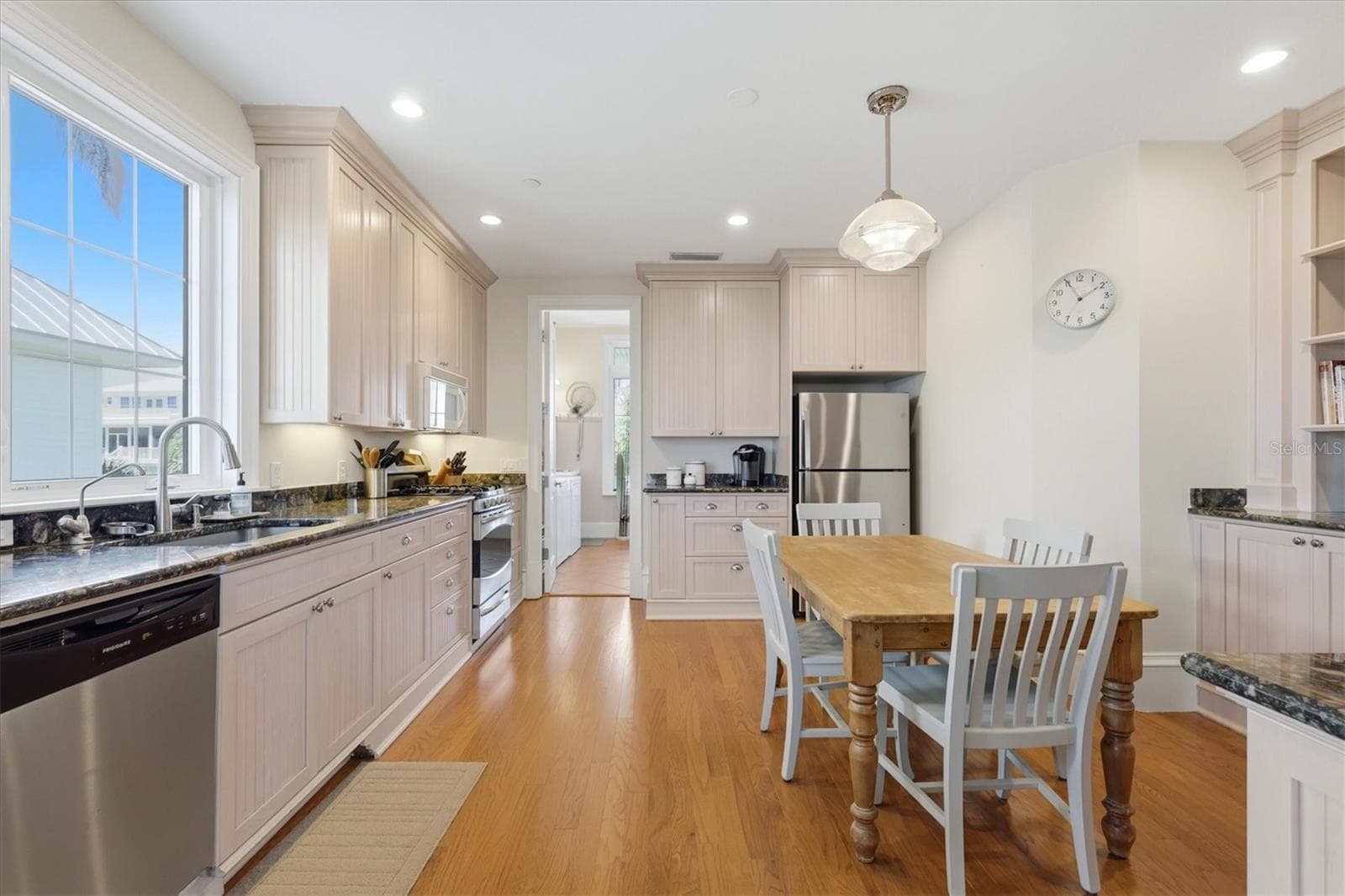 Chef's kitchen with a view - 7394 PALM ISLAND DR, PLACIDA