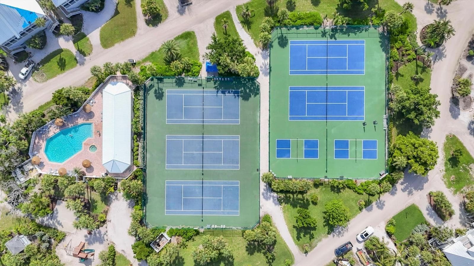 Community tennis and pickleball courts - 7394 PALM ISLAND DR, PLACIDA