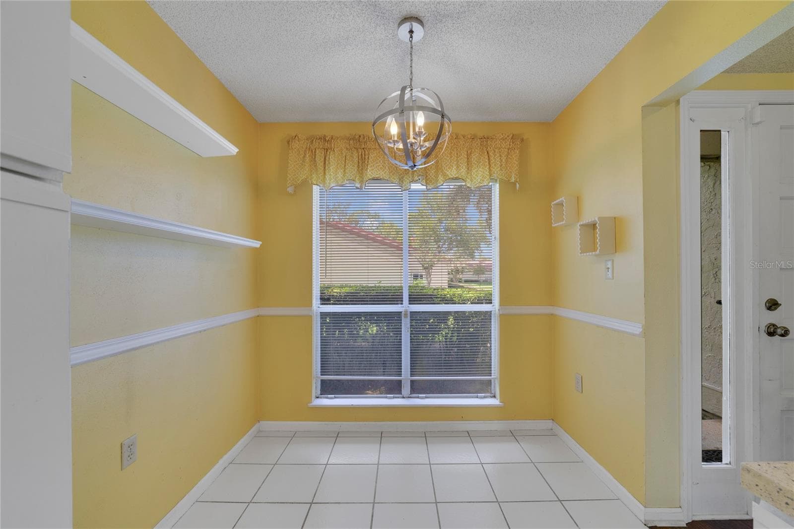 Eat-in Area in Kitchen - 260 W SABAL PALM PL, LONGWOOD