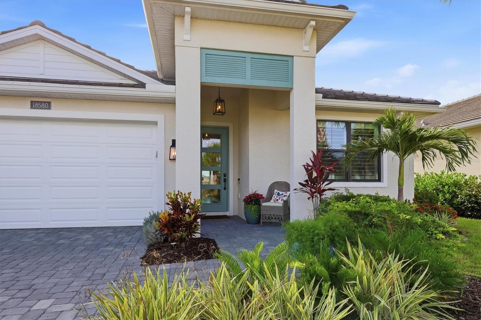 Single Family Residence at 18580 MIDSUMMER PL, VENICE, photo 2 of 84