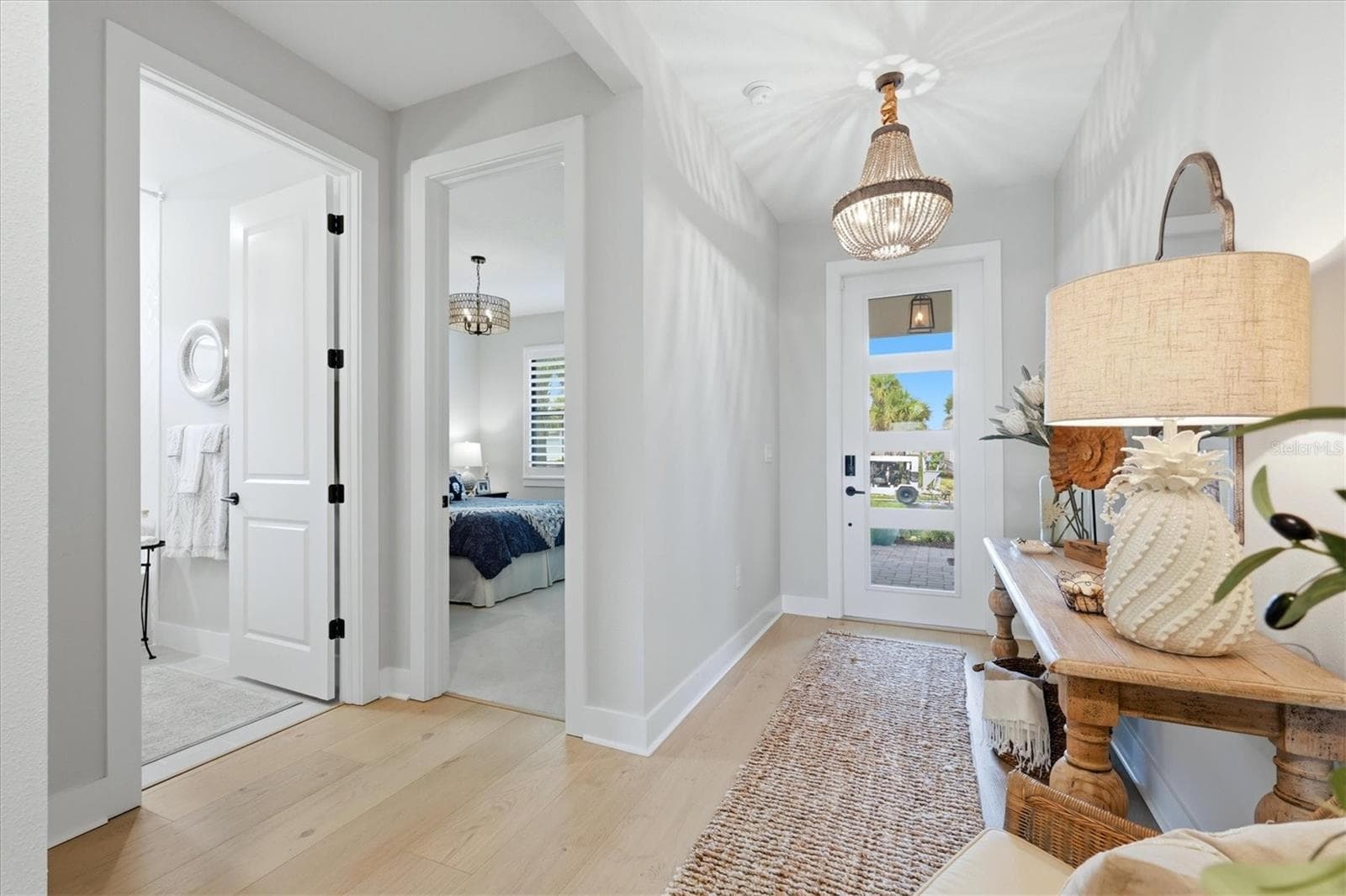 Single Family Residence at 18580 MIDSUMMER PL, VENICE, photo 6 of 84