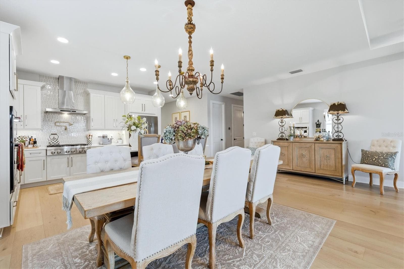 Single Family Residence at 18580 MIDSUMMER PL, VENICE, photo 18 of 84