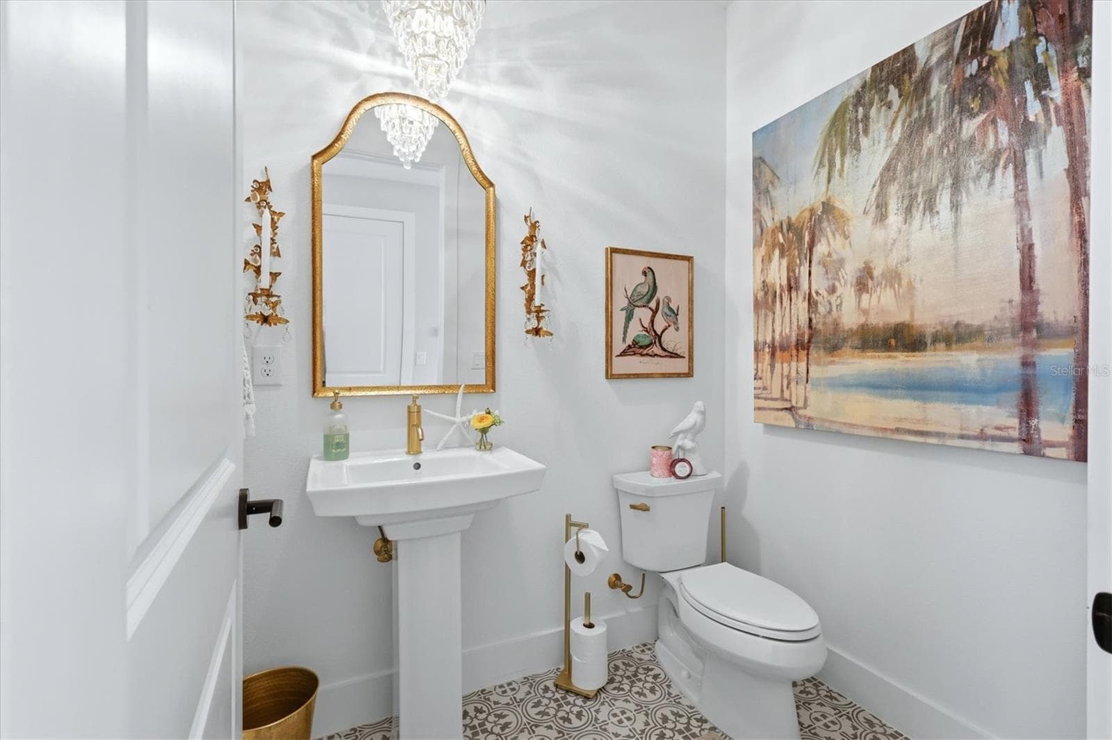 Single Family Residence at 18580 MIDSUMMER PL, VENICE, photo 21 of 84